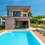 Villa Artsi *