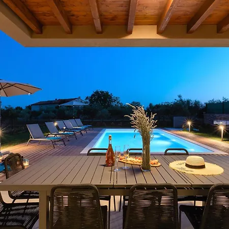 Villa Artsi