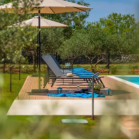 Artsi Villa