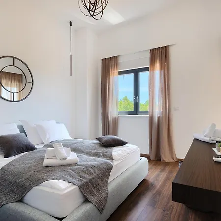 Villa Artsi *