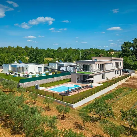Villa Artsi *